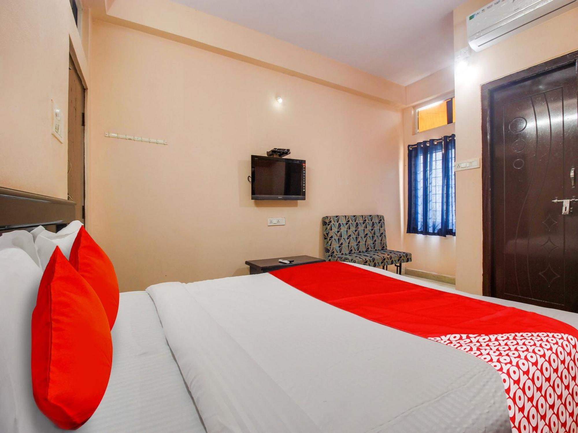 Hotel O R.J.International Pedda Ambarpet Exterior photo